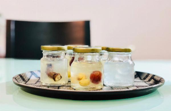 Cách chưng tổ yến với lá dứa cắt khúc thơm ngon 3